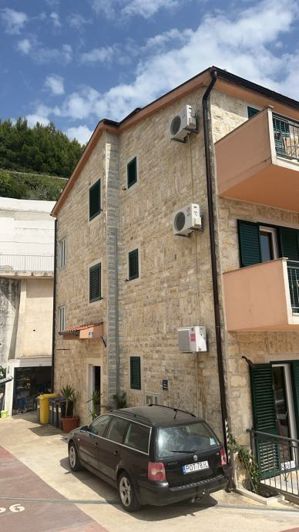 Image No.3-9 Bed Property for sale