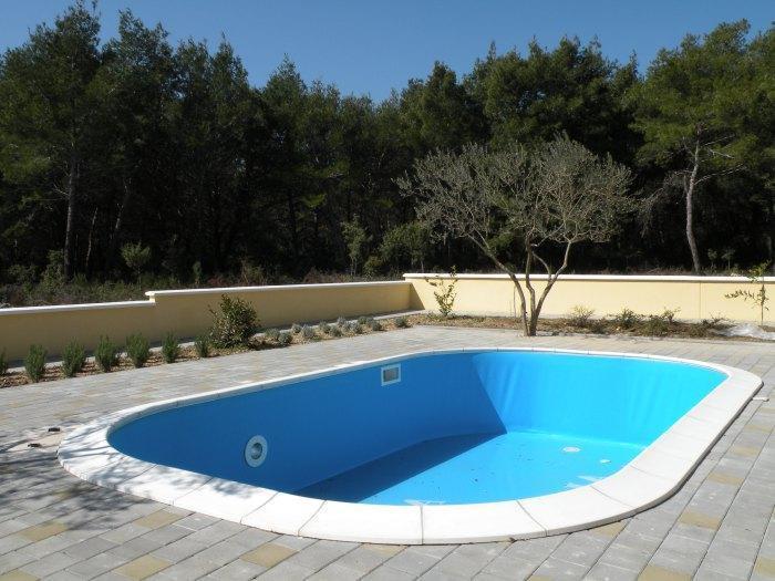 Image No.12-5 Bed Property for sale