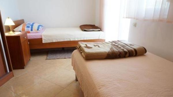 Image No.11-9 Bed Property for sale