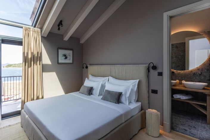 Image No.18-3 Bed Property for sale