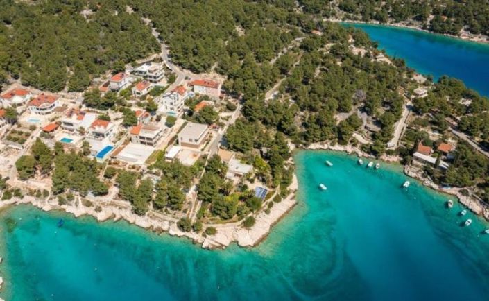 Image No.2-5 Bed Property for sale