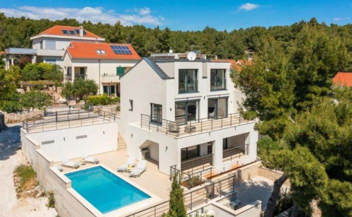 Image No.23-5 Bed Property for sale