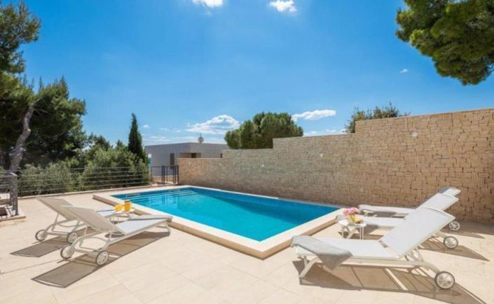 Image No.7-5 Bed Property for sale