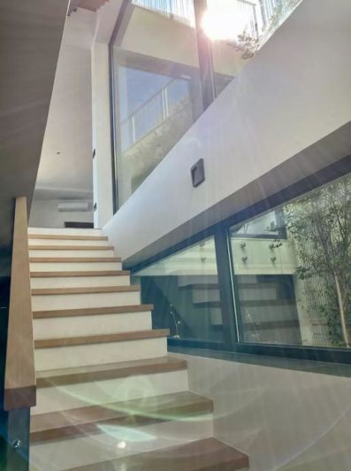 Image No.12-4 Bed Property for sale