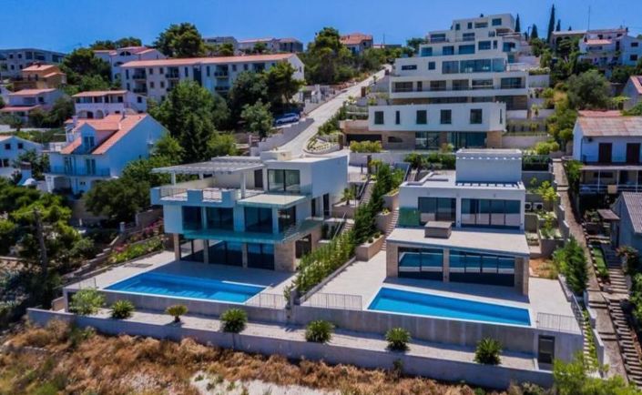 Image No.17-4 Bed Property for sale