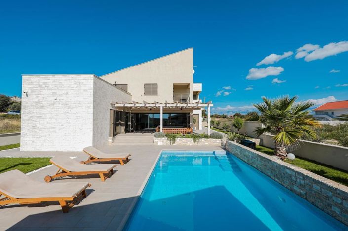 Image No.22-3 Bed Property for sale