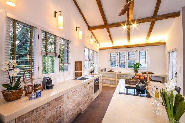 Image No.11-4 Bed Property for sale