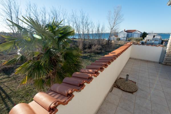 Image No.15-6 Bed Property for sale