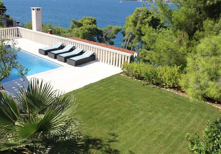 Image No.10-7 Bed Property for sale