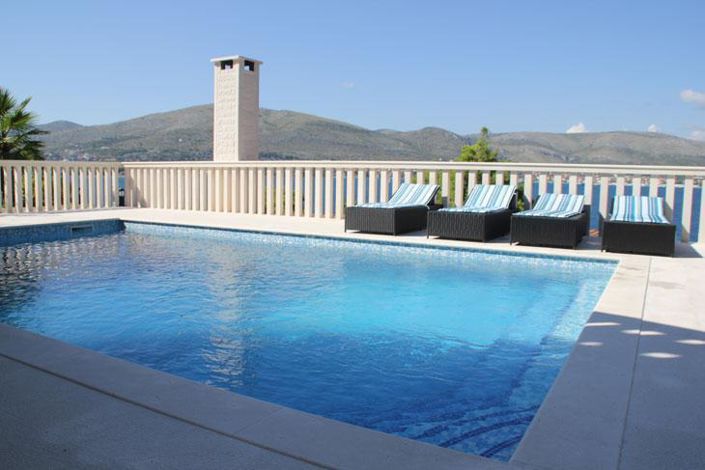 Image No.11-7 Bed Property for sale