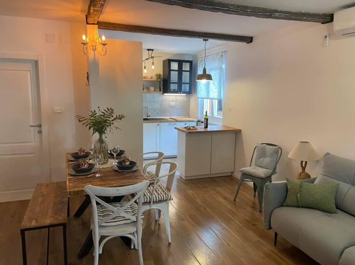 Image No.14-12 Bed Property for sale