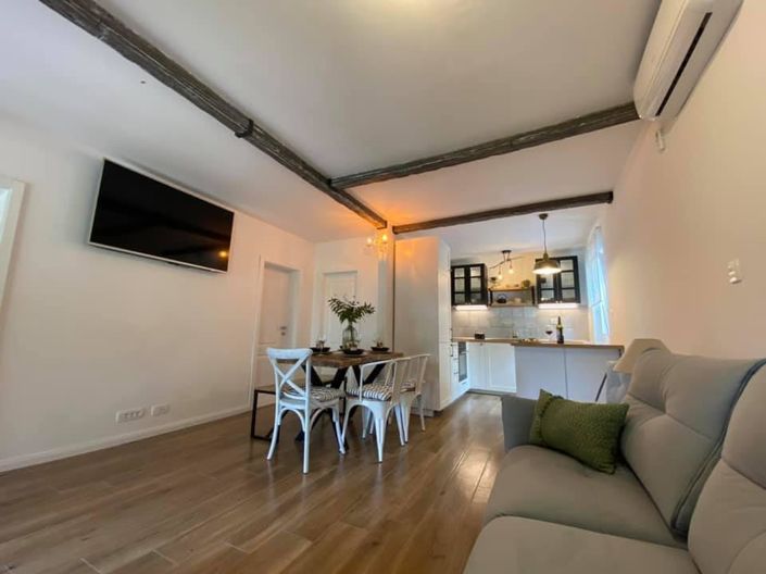 Image No.15-12 Bed Property for sale