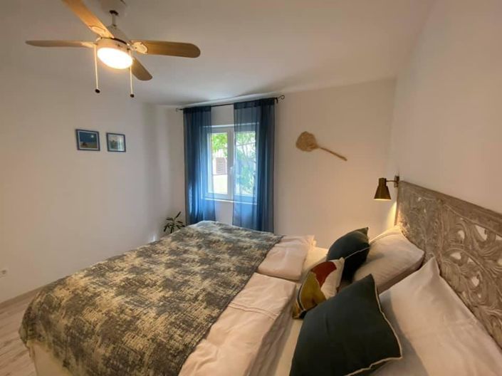 Image No.17-12 Bed Property for sale