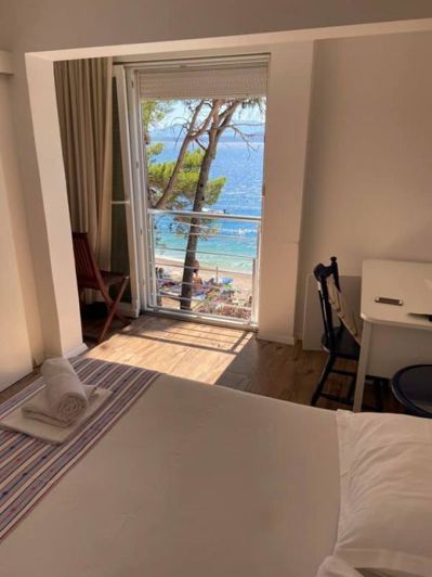 Image No.20-12 Bed Property for sale