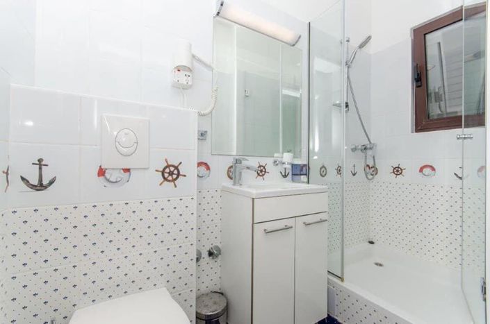 Image No.23-12 Bed Property for sale