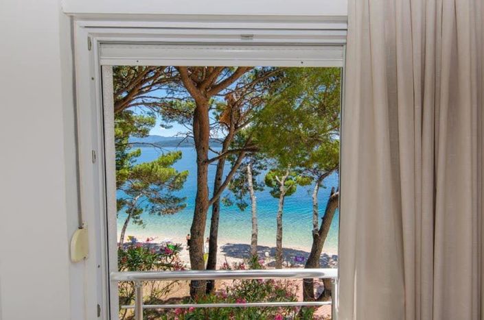 Image No.5-12 Bed Property for sale