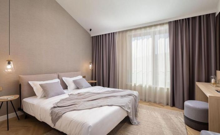 Image No.20-5 Bed Property for sale