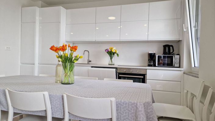 Image No.17-4 Bed Property for sale