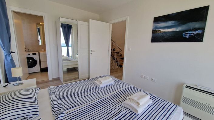 Image No.25-4 Bed Property for sale