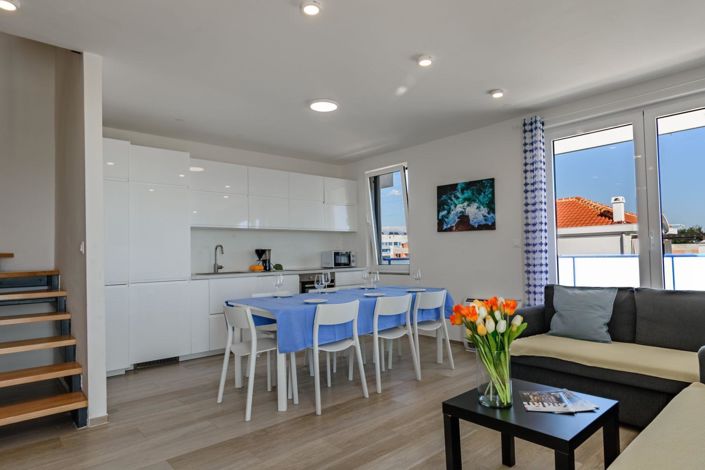 Image No.10-4 Bed Property for sale