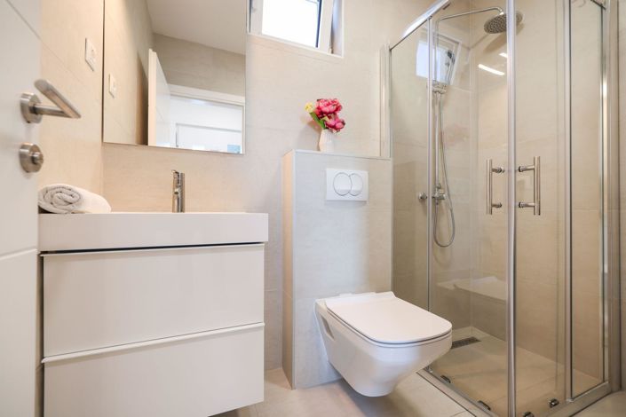 Image No.16-4 Bed Property for sale