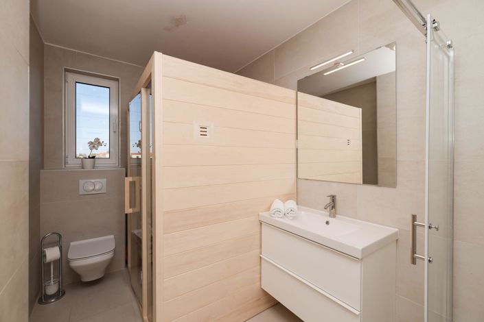 Image No.24-4 Bed Property for sale