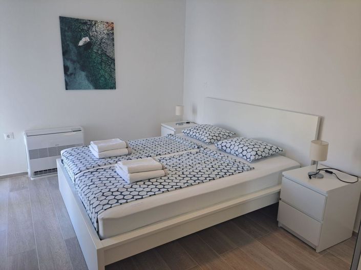 Image No.19-5 Bed Property for sale