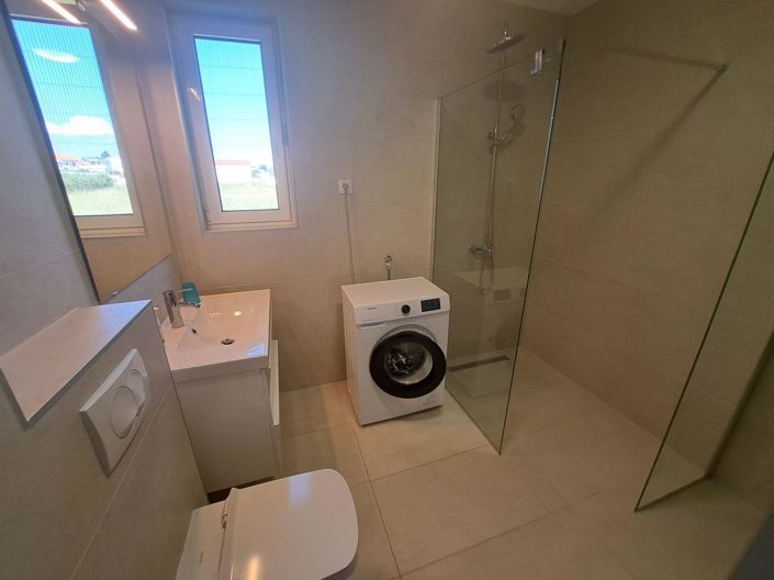 Image No.20-5 Bed Property for sale