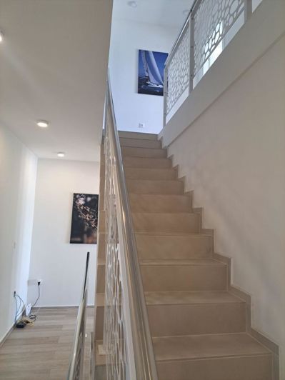 Image No.23-5 Bed Property for sale