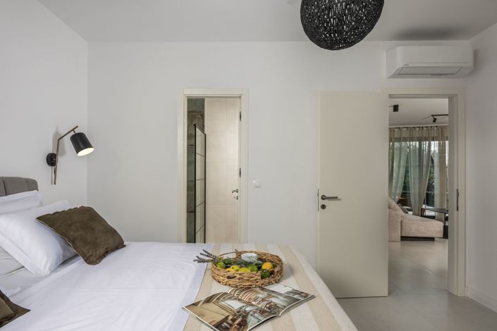 Image No.15-2 Bed Property for sale