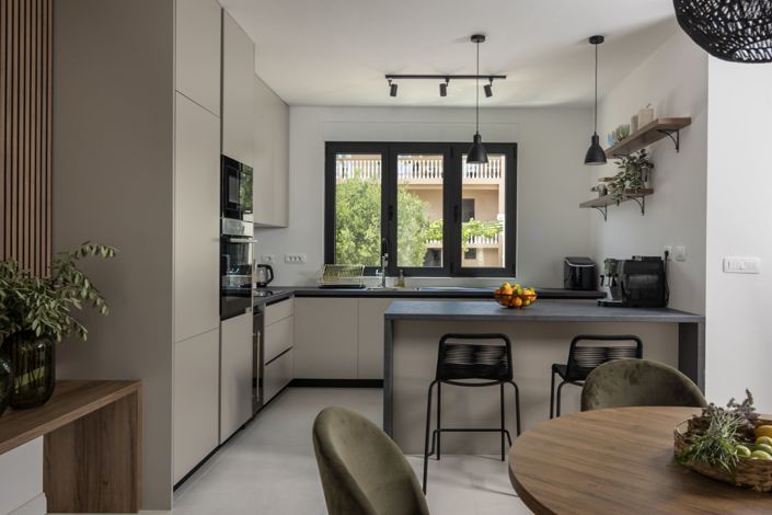 Image No.9-2 Bed Property for sale