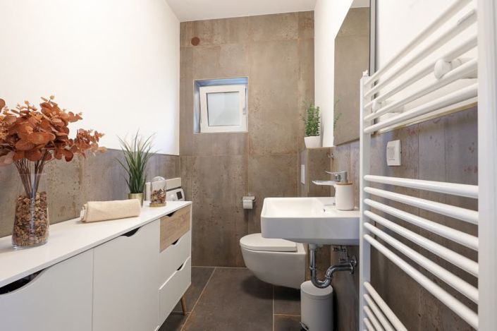 Image No.11-3 Bed Property for sale