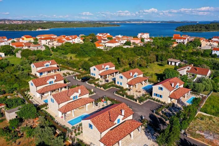 Image No.5-3 Bed Property for sale