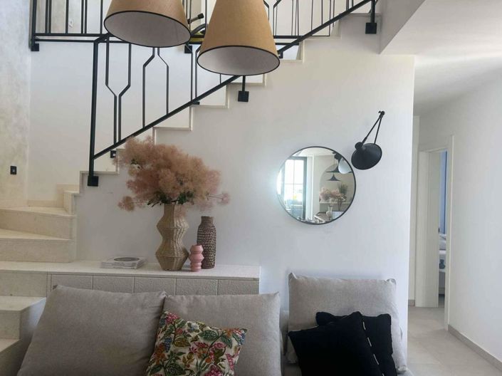 Image No.17-4 Bed Property for sale