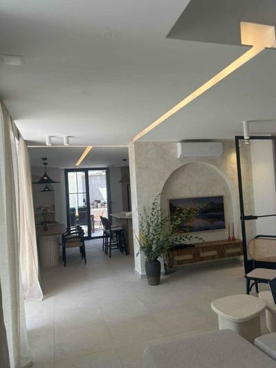 Image No.8-4 Bed Property for sale