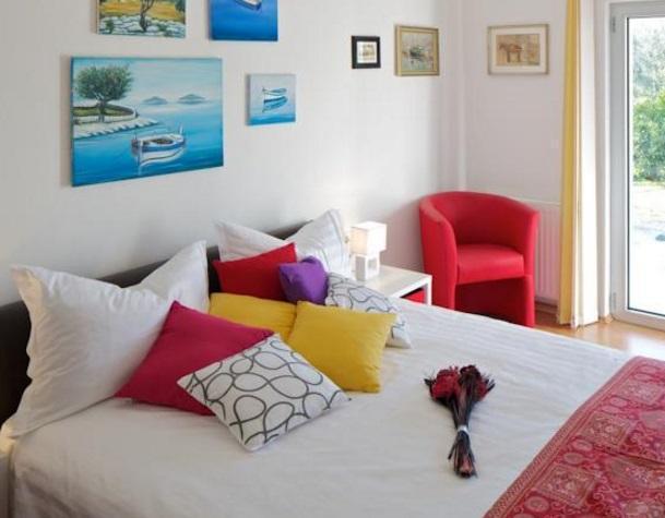 Image No.10-5 Bed Property for sale