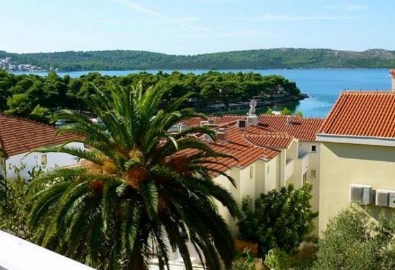 Image No.12-5 Bed Property for sale