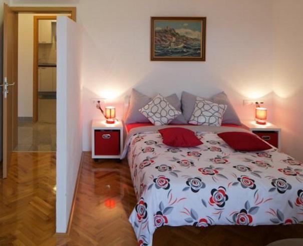 Image No.6-5 Bed Property for sale