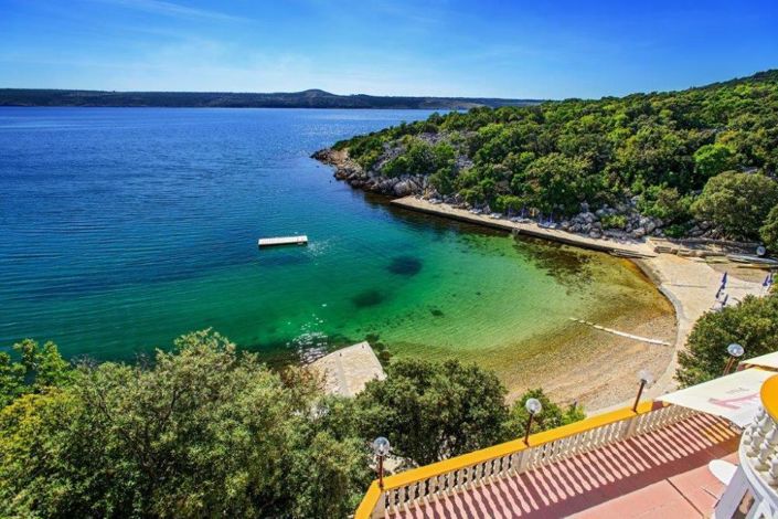 Image No.16-35 Bed Property for sale