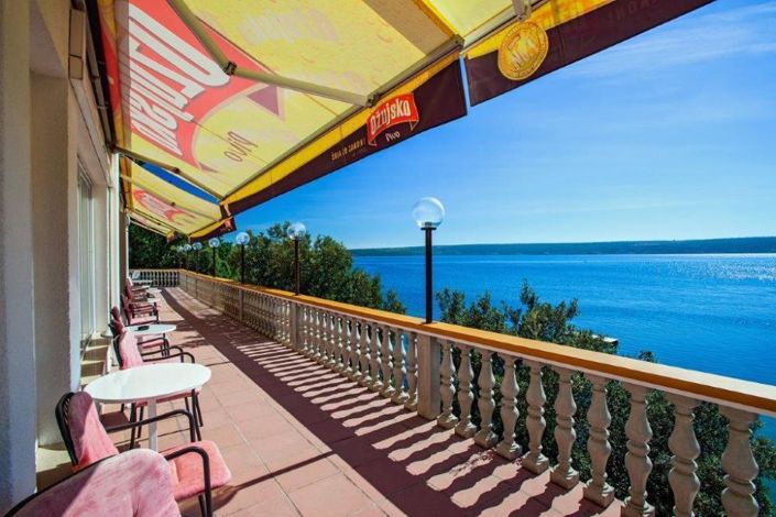 Image No.8-35 Bed Property for sale