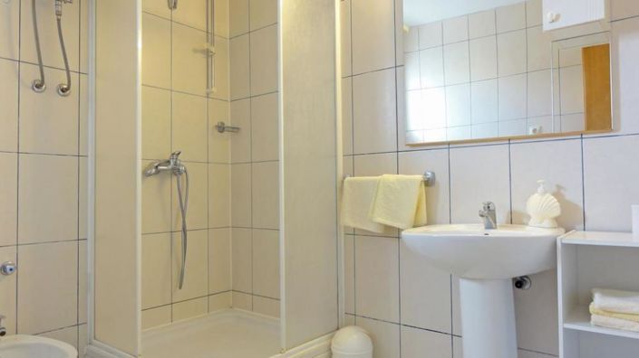 Image No.4-6 Bed Property for sale