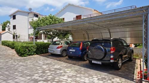 Image No.5-6 Bed Property for sale