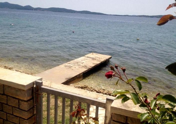 Image No.13-7 Bed Property for sale