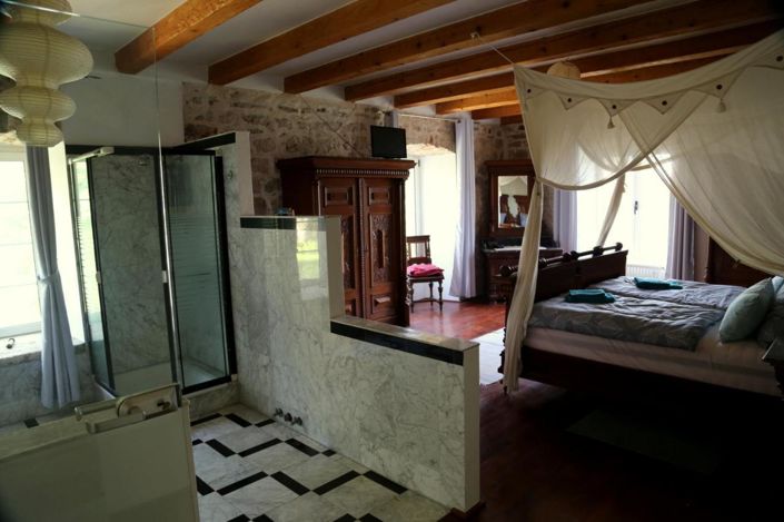 Image No.13-4 Bed Property for sale