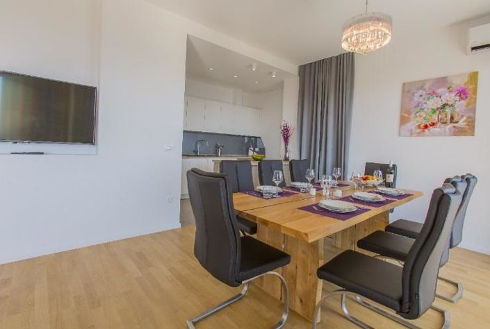 Image No.10-4 Bed Property for sale