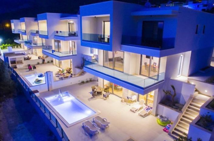 Image No.7-4 Bed Property for sale