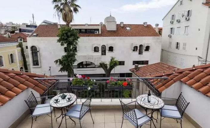 Image No.7-14 Bed Property for sale