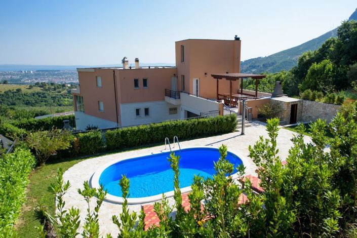 Image No.1-4 Bed Property for sale