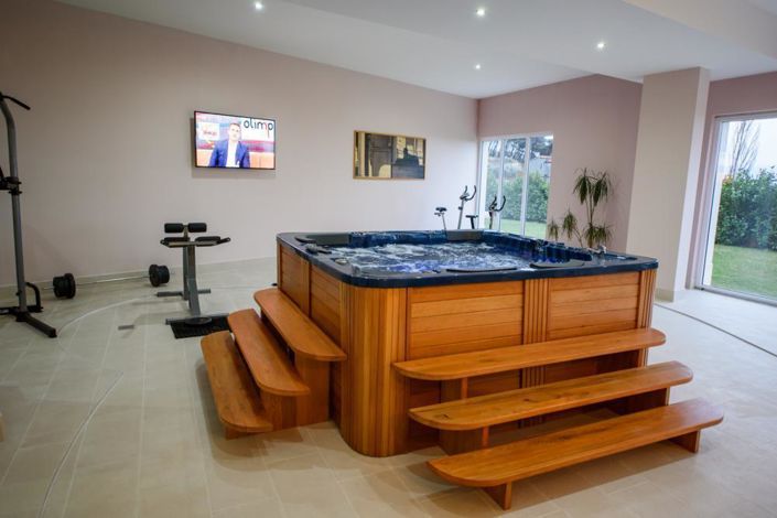 Image No.14-4 Bed Property for sale