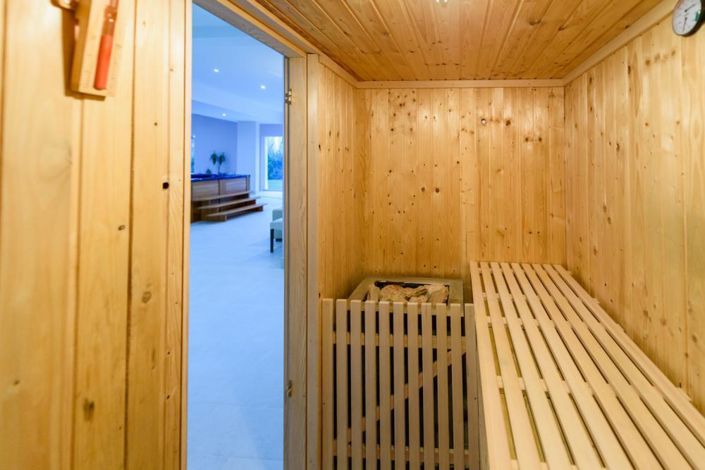 Image No.15-4 Bed Property for sale